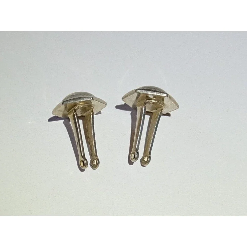 N/A vintage silver‑tone